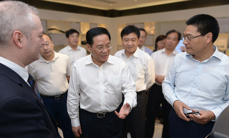 20130607 浙江省长李强视察xcsports集团(20221025) 官网使用.jpg